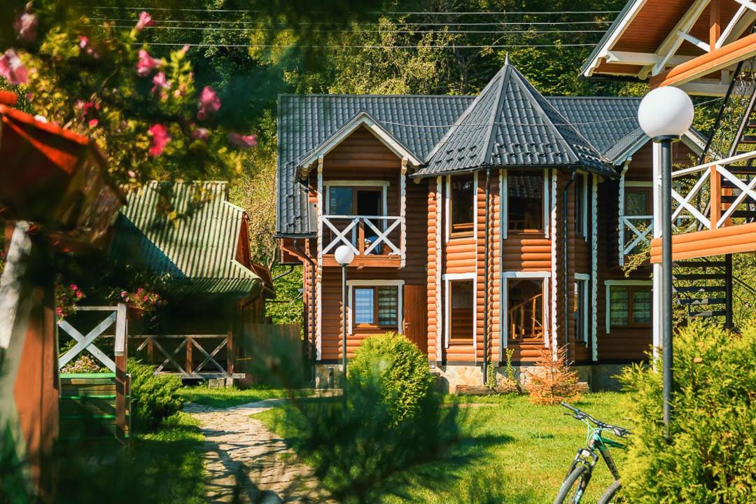 Hotel Gorycvit Verkhniy Yasenov Esterno foto